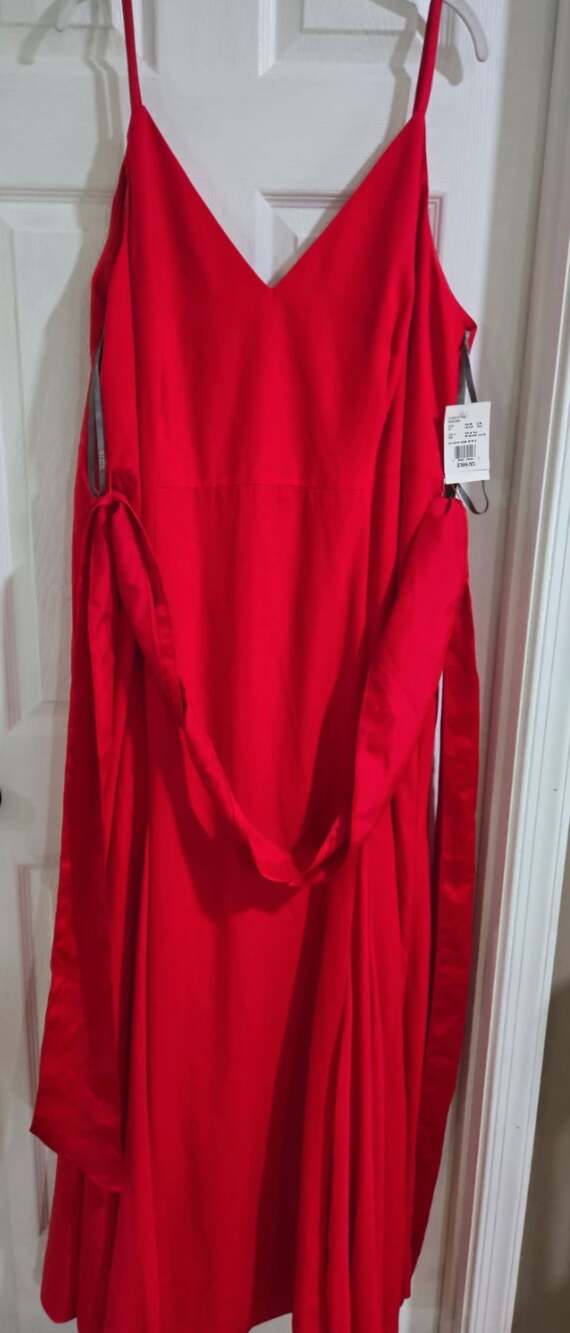 White by Vera Wang Crepe Gown in Red Size 24